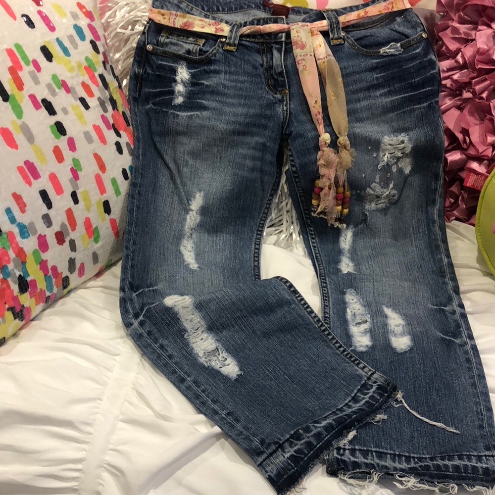 Boho Vibe Distressed Jeans w Cool Hippie Belt, size 28